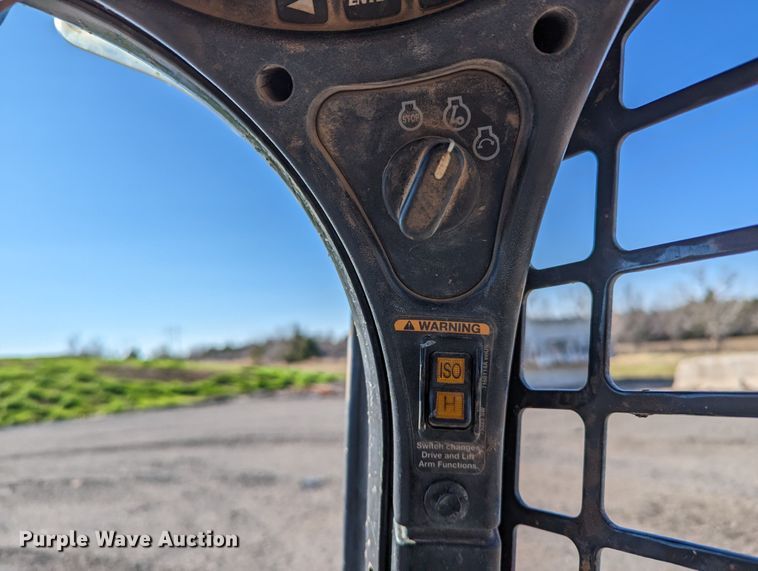 image for item DR6789 2016 Bobcat T870  tracked skid steer loader