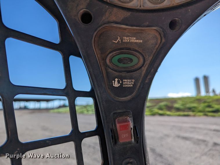 image for item DR6789 2016 Bobcat T870  tracked skid steer loader