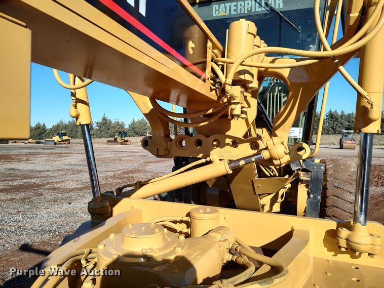 image for item DR6794 2006 Caterpillar 140H  motor grader