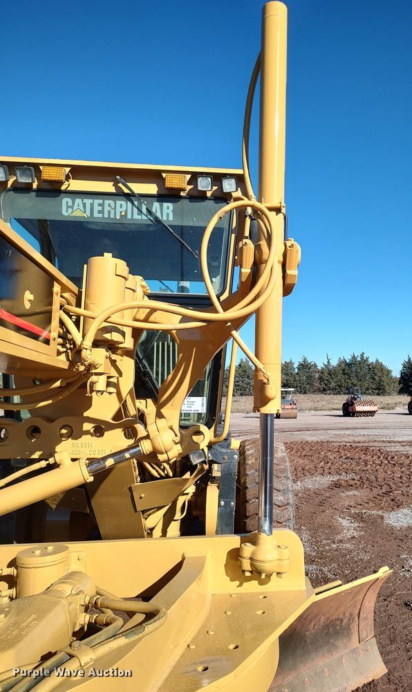 image for item DR6794 2006 Caterpillar 140H  motor grader