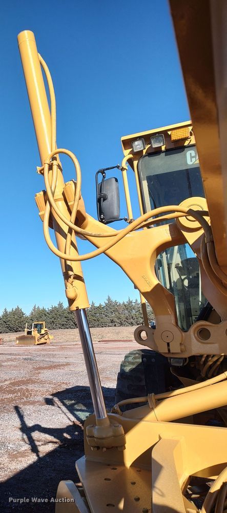 image for item DR6794 2006 Caterpillar 140H  motor grader