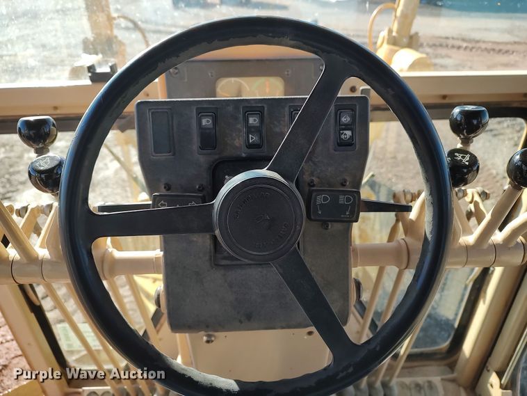 image for item DR6794 2006 Caterpillar 140H  motor grader