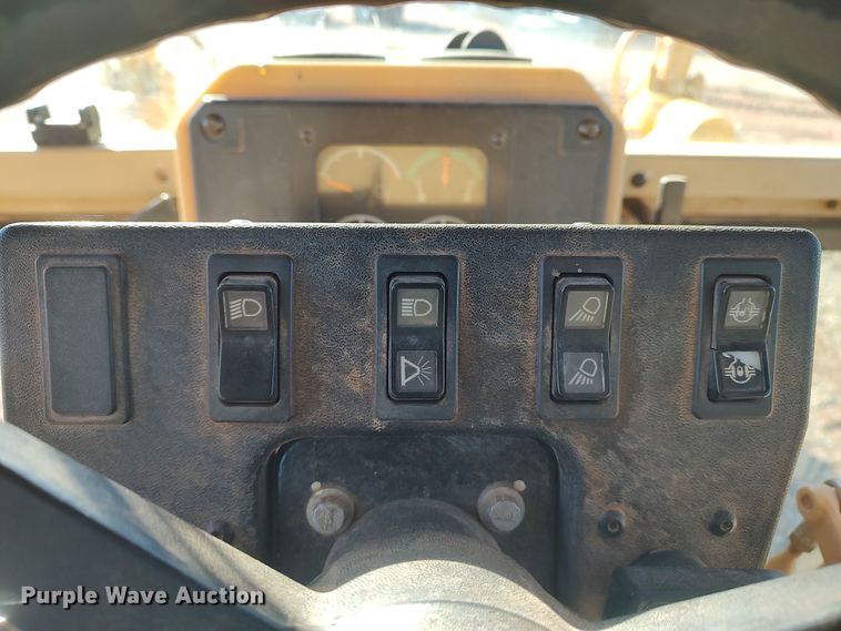 image for item DR6794 2006 Caterpillar 140H  motor grader