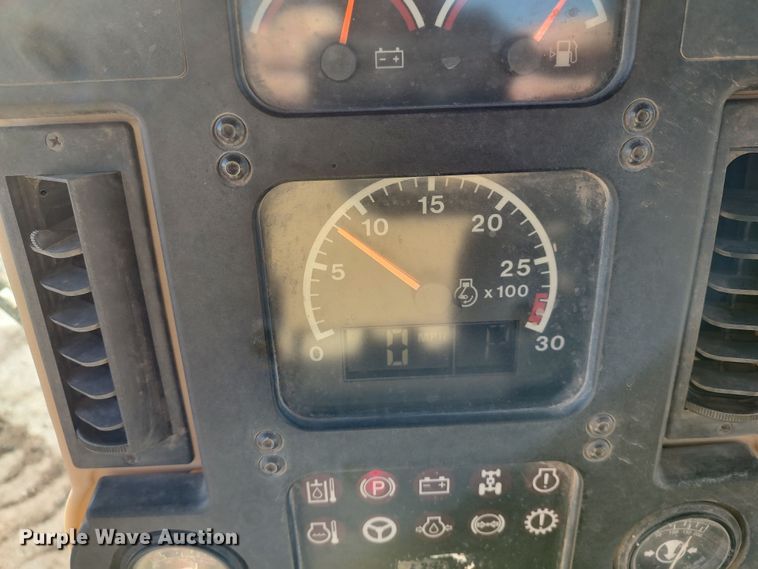 image for item DR6794 2006 Caterpillar 140H  motor grader