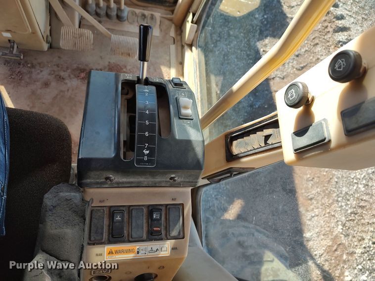 image for item DR6794 2006 Caterpillar 140H  motor grader