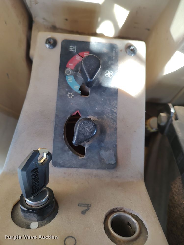 image for item DR6794 2006 Caterpillar 140H  motor grader