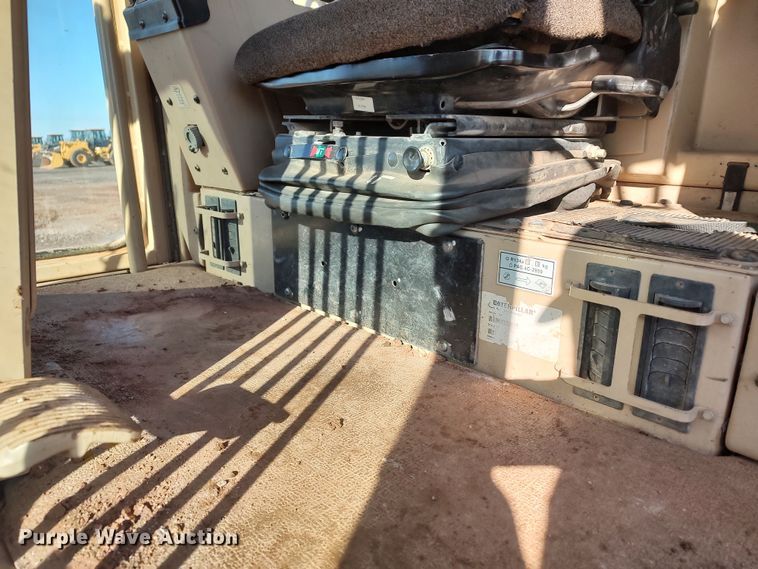 image for item DR6794 2006 Caterpillar 140H  motor grader