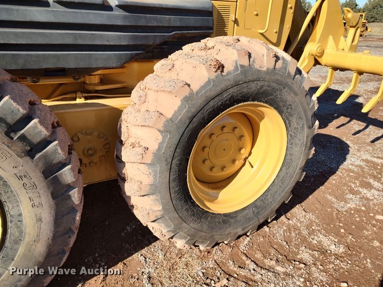 image for item DR6794 2006 Caterpillar 140H  motor grader