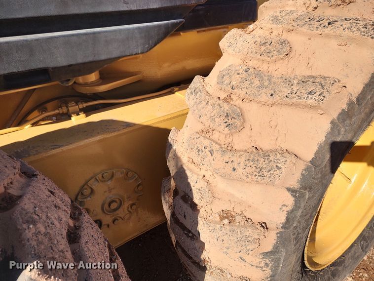 image for item DR6794 2006 Caterpillar 140H  motor grader