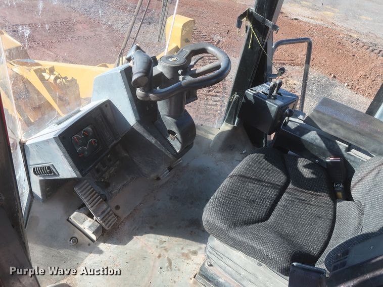 image for item DR6796 2001 Caterpillar 966G  wheel loader