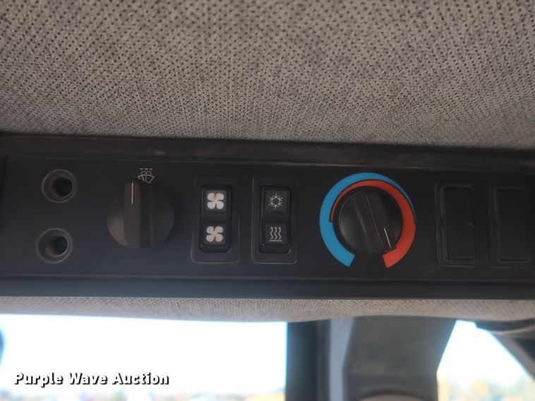 image for item DR6796 2001 Caterpillar 966G  wheel loader