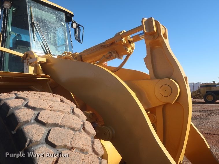 image for item DR6796 2001 Caterpillar 966G  wheel loader