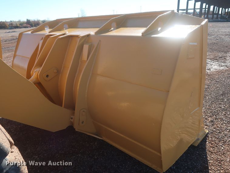 image for item DR6796 2001 Caterpillar 966G  wheel loader