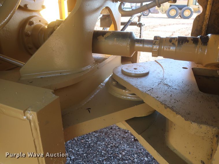 image for item DR6796 2001 Caterpillar 966G  wheel loader