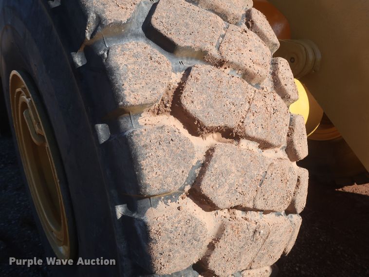 image for item DR6796 2001 Caterpillar 966G  wheel loader