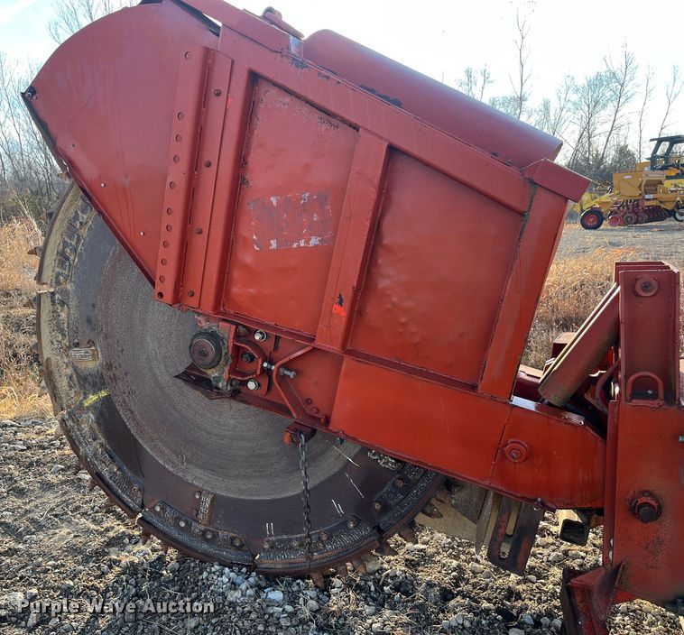 image for item DR7367 1980 Ditch Witch 6510DD  rock saw