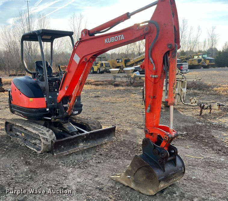 image for item DR7370 2014 Kubota KX71-3  mini excavator