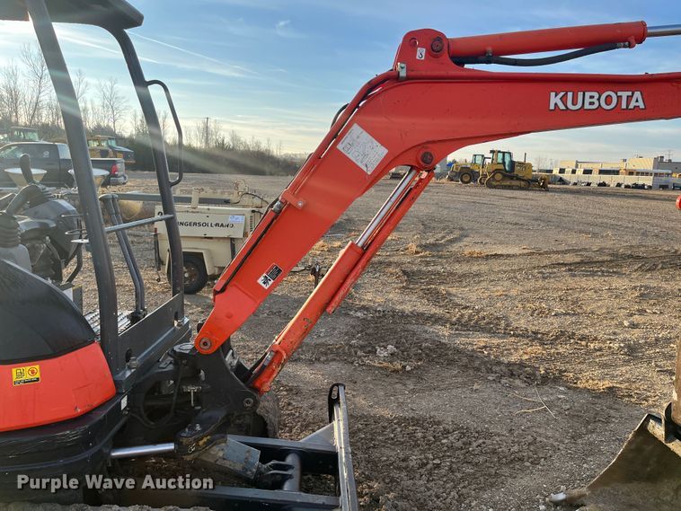 image for item DR7370 2014 Kubota KX71-3  mini excavator