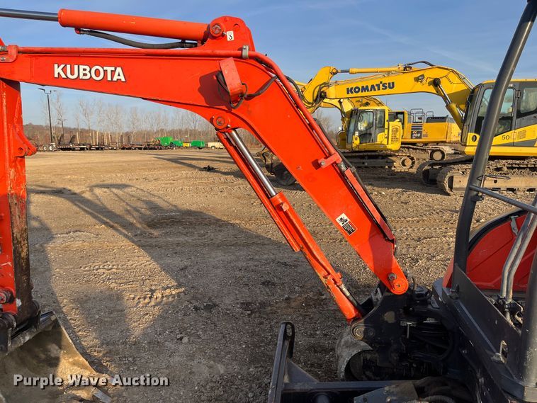 image for item DR7370 2014 Kubota KX71-3  mini excavator