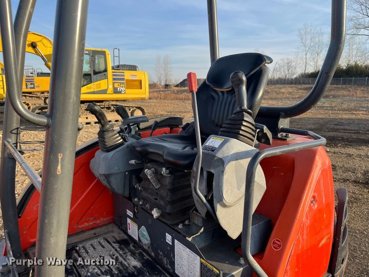 image for item DR7370 2014 Kubota KX71-3  mini excavator