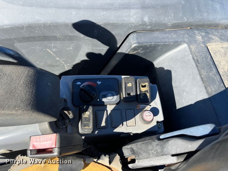 image for item DR7384 2010 Kubota KX040-4  mini excavator