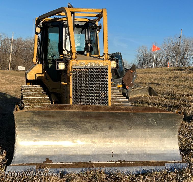 image for item DR7387 1997 Caterpillar D5M XL  dozer