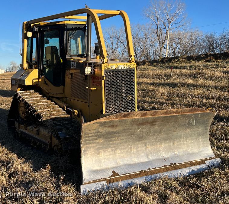 image for item DR7387 1997 Caterpillar D5M XL  dozer