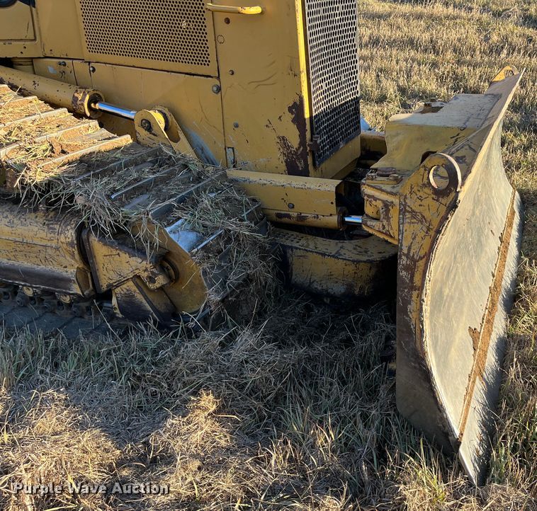 image for item DR7387 1997 Caterpillar D5M XL  dozer