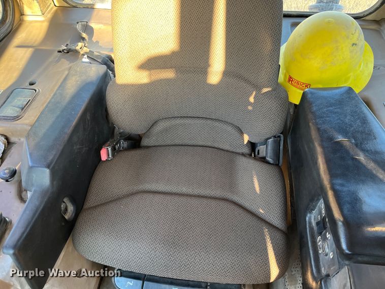 image for item DR7387 1997 Caterpillar D5M XL  dozer