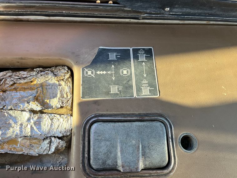 image for item DR7387 1997 Caterpillar D5M XL  dozer