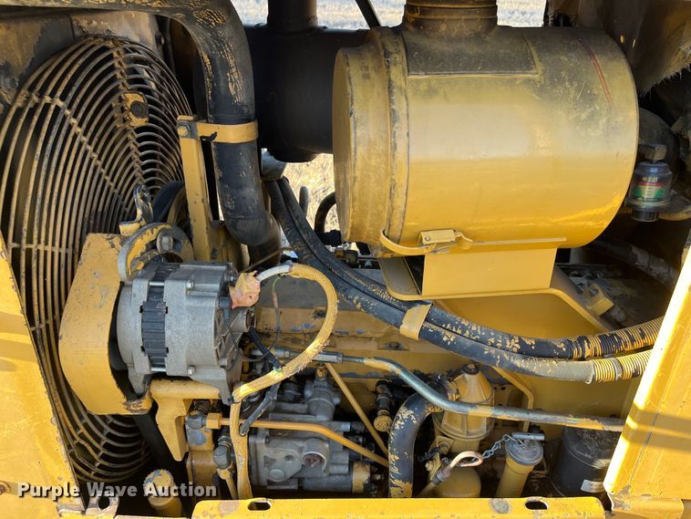 image for item DR7387 1997 Caterpillar D5M XL  dozer