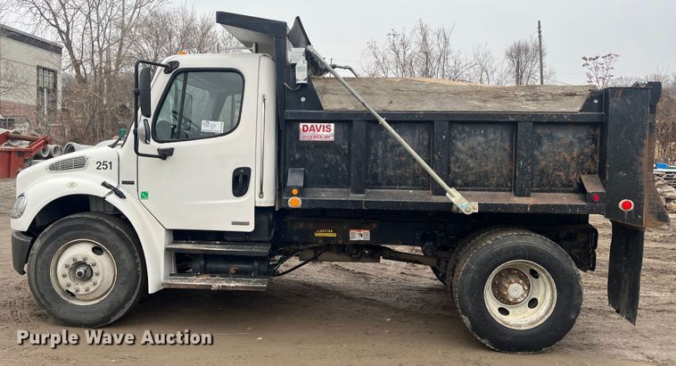 image for item DR7398 2007 Freightliner Businesss Class M2  dump truck