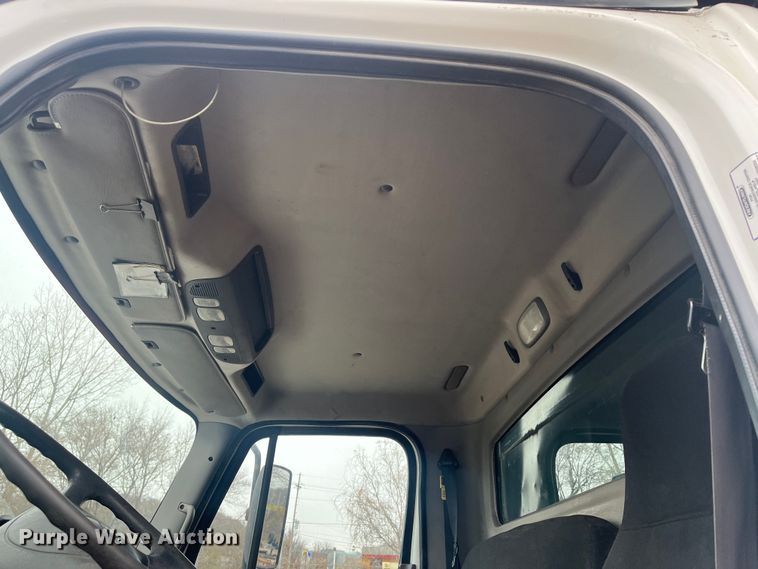 image for item DR7398 2007 Freightliner Businesss Class M2  dump truck