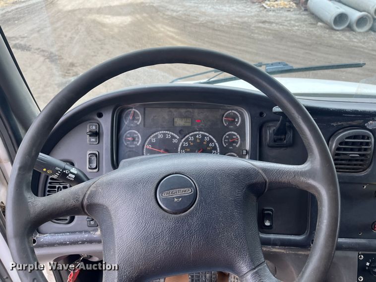 image for item DR7398 2007 Freightliner Businesss Class M2  dump truck