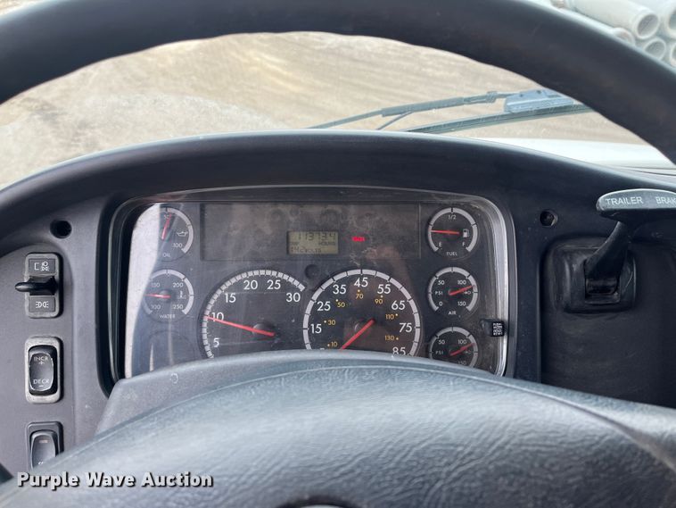 image for item DR7398 2007 Freightliner Businesss Class M2  dump truck