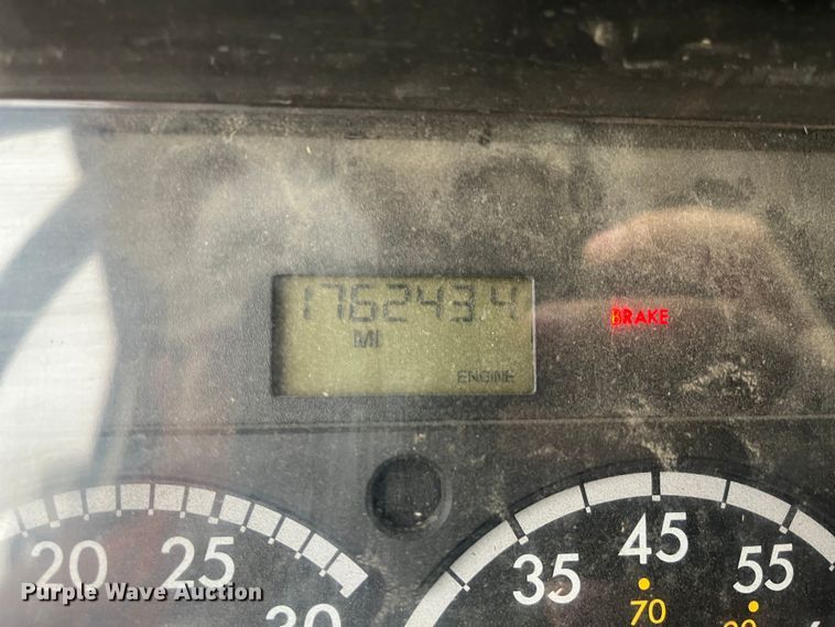 image for item DR7398 2007 Freightliner Businesss Class M2  dump truck