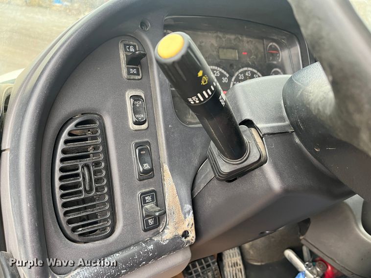 image for item DR7398 2007 Freightliner Businesss Class M2  dump truck