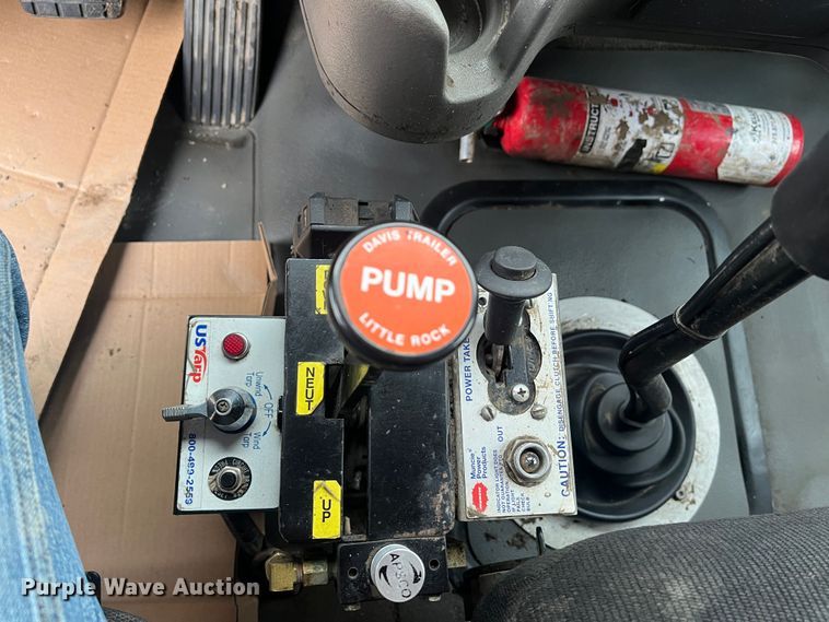 image for item DR7398 2007 Freightliner Businesss Class M2  dump truck