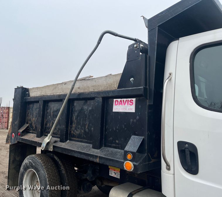 image for item DR7398 2007 Freightliner Businesss Class M2  dump truck