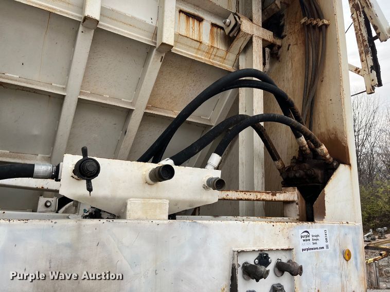 image for item DR7413 2002 Steco  refuse trailer