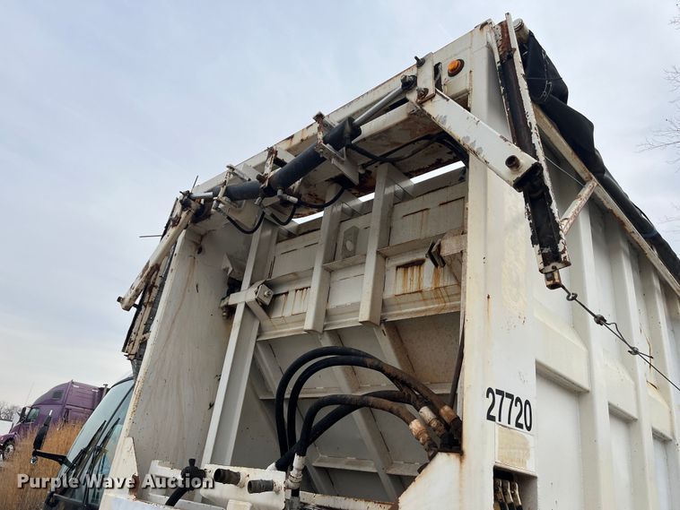 image for item DR7413 2002 Steco  refuse trailer