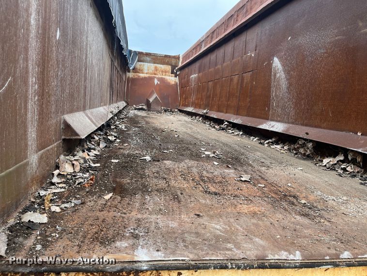 image for item DR7413 2002 Steco  refuse trailer