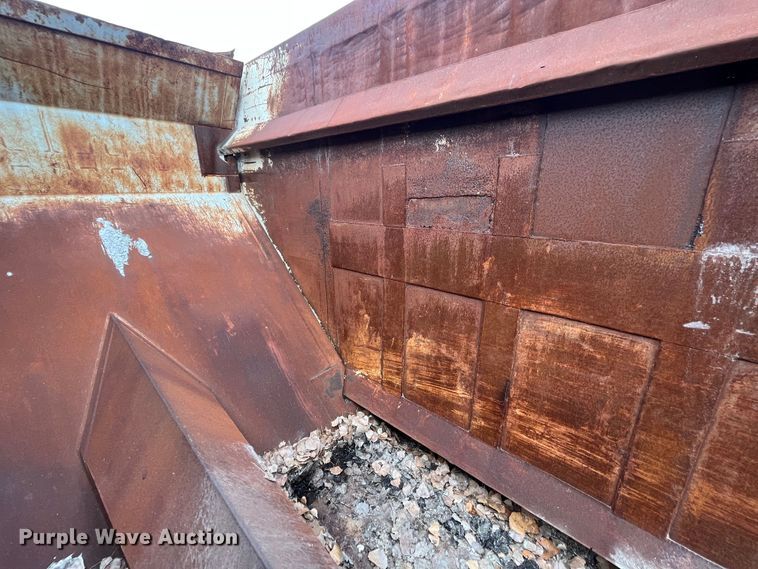 image for item DR7413 2002 Steco  refuse trailer