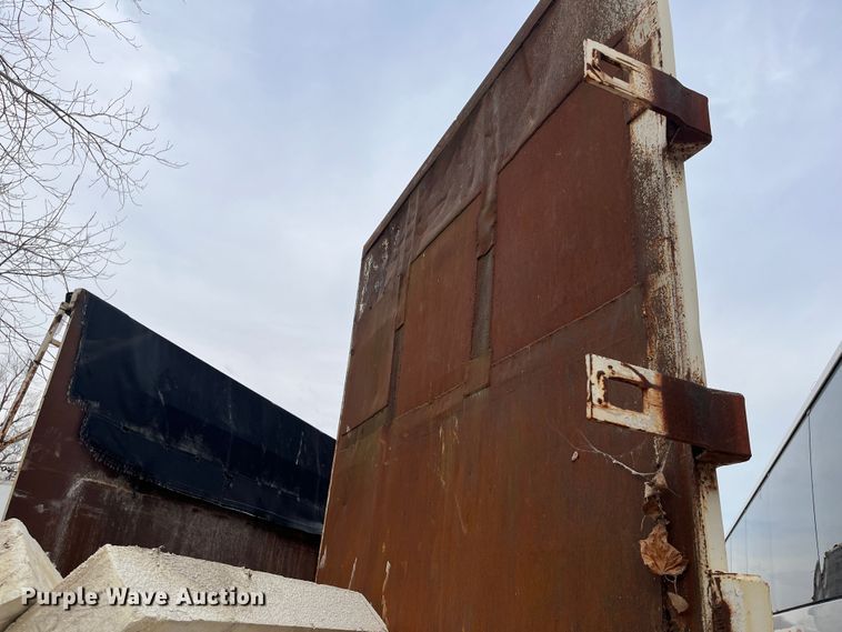 image for item DR7413 2002 Steco  refuse trailer