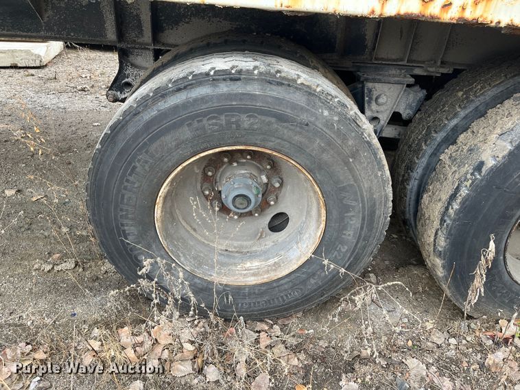 image for item DR7413 2002 Steco  refuse trailer