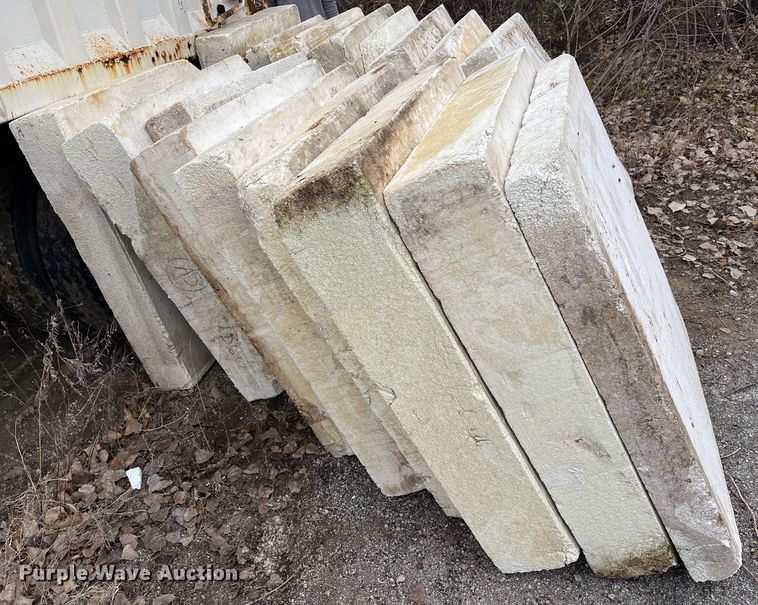 image for item DR7413 2002 Steco  refuse trailer