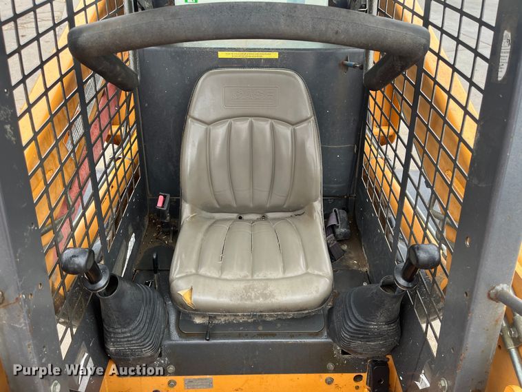 image for item DR7417 2004 Case 60XT  skid steer loader