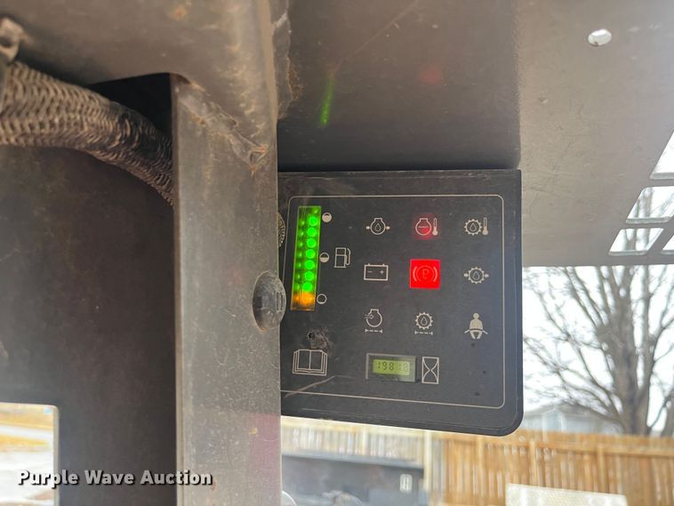 image for item DR7417 2004 Case 60XT  skid steer loader