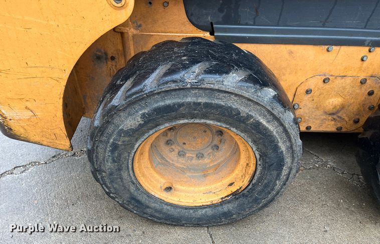 image for item DR7417 2004 Case 60XT  skid steer loader