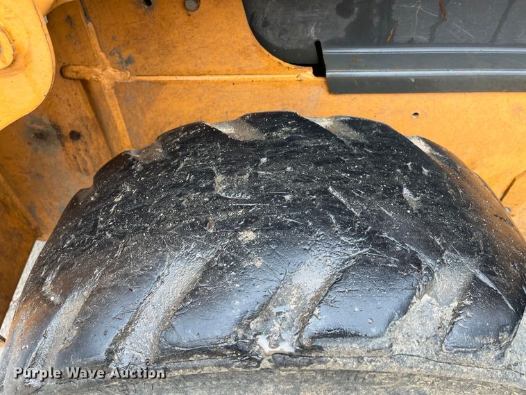 image for item DR7417 2004 Case 60XT  skid steer loader